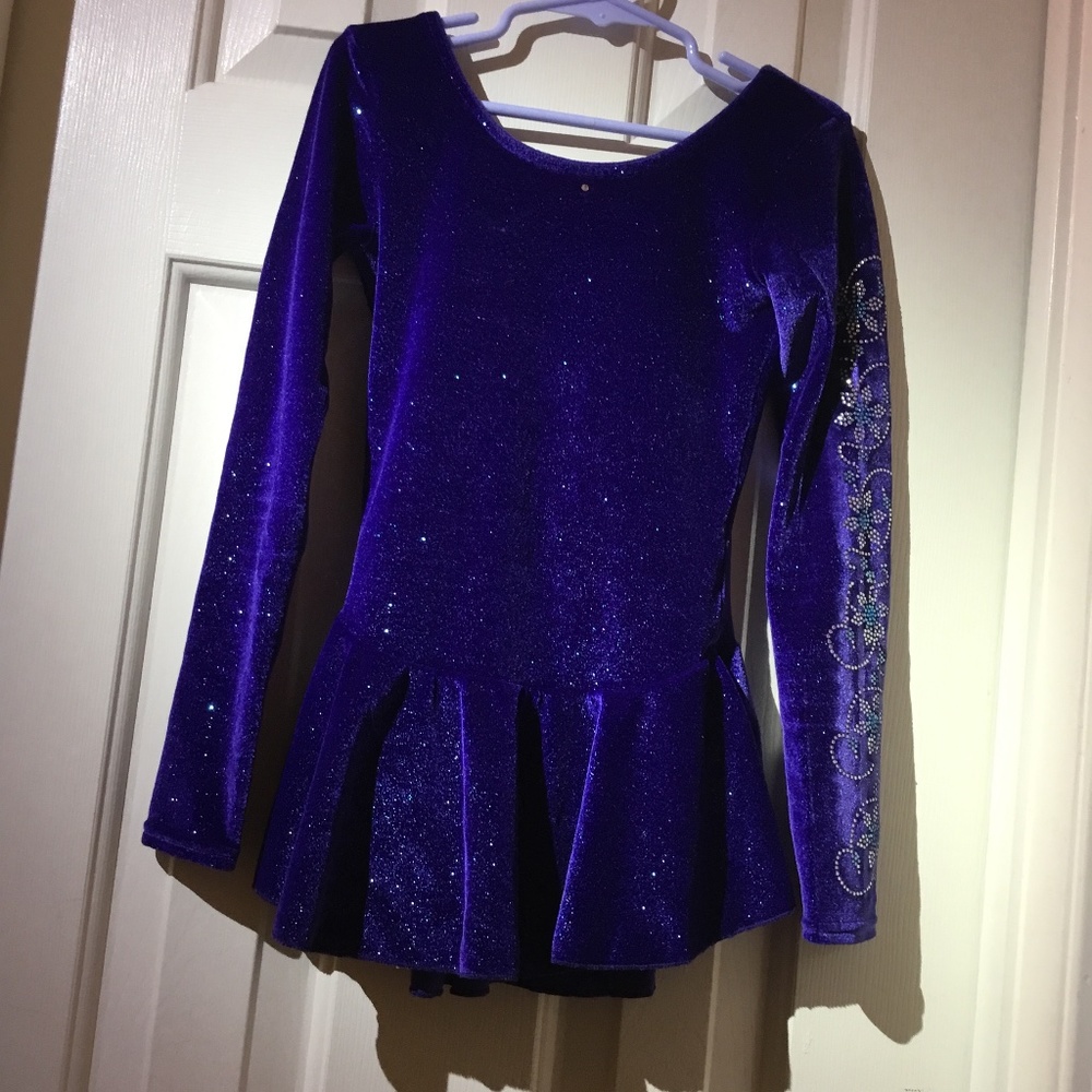 Mondor ice skating  dress